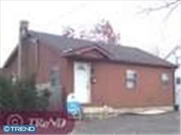 2411 Wyandotte Rd, Willow Grove, PA 19090