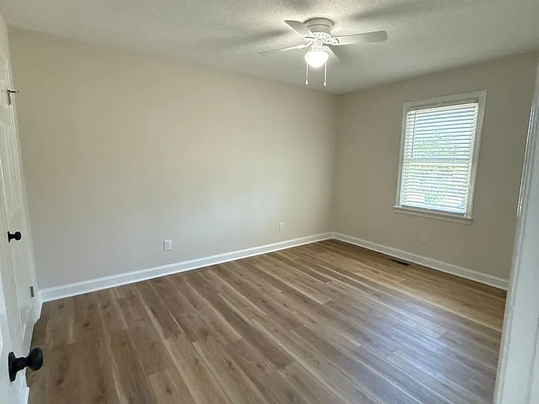 1505 Tilghman Rd N — Photo 7
