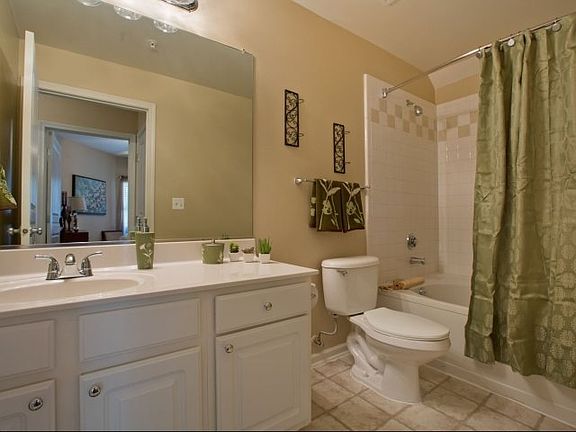 5th image of 507 Chamberlain Ln Unit 101