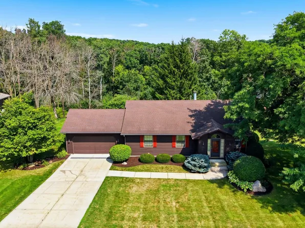 7975 Stagecoach Rd, Cross Plains, WI 53528