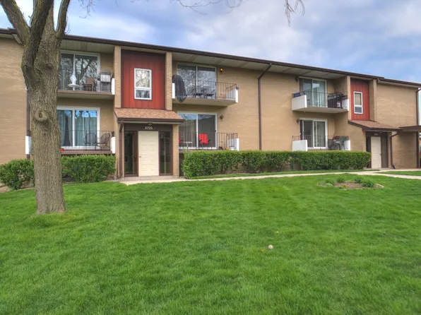 4735 W 105th St APT 204, Oak Lawn, IL 60453