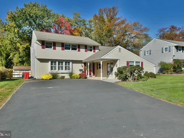 298 Centennial Rd, Warminster, PA 18974