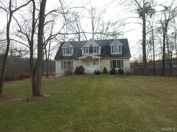 2nd image of 18 Laurie Ln