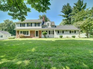 8 Vail Ter, Basking Ridge, NJ 07920