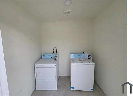 3419 Sealy St #3 — Photo 9