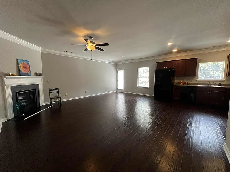 1739 Snapping Ct — Photo 7