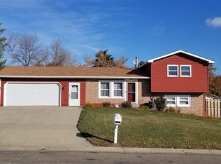 900 25th Ave NW, Minot, ND 58703