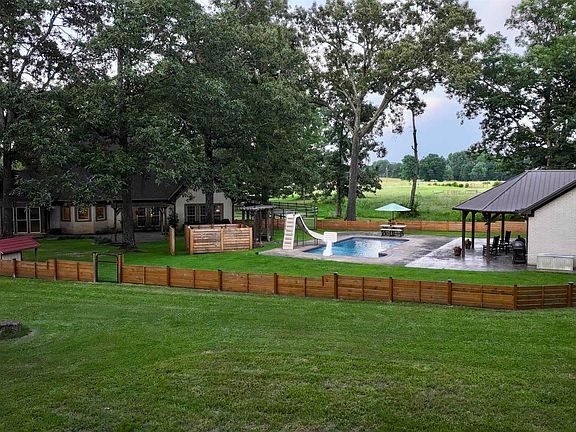 4th image of 251 Bartell Rd