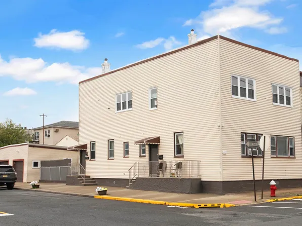 92 E 21st St, Bayonne, NJ 07002