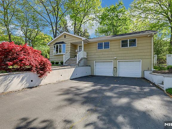 4th image of 154 Spring Valley Rd