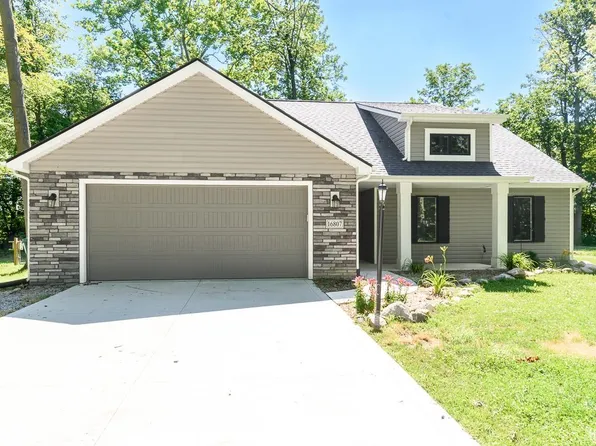 16807 Darling Rd, Woodburn, IN 46797