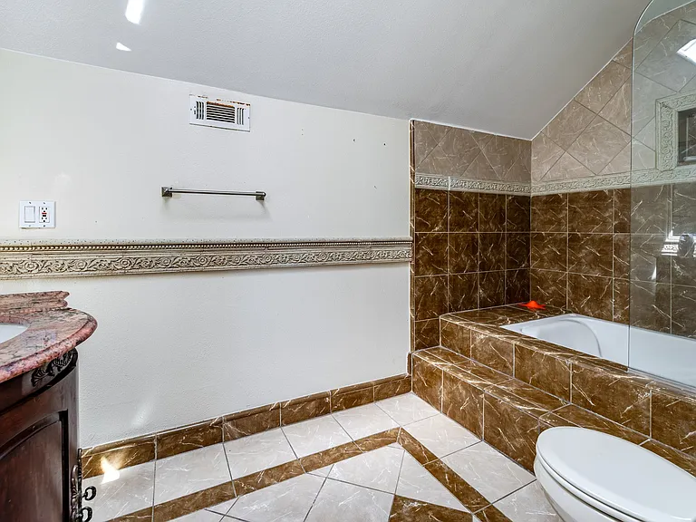 596 Pettis Ave — Photo 19
