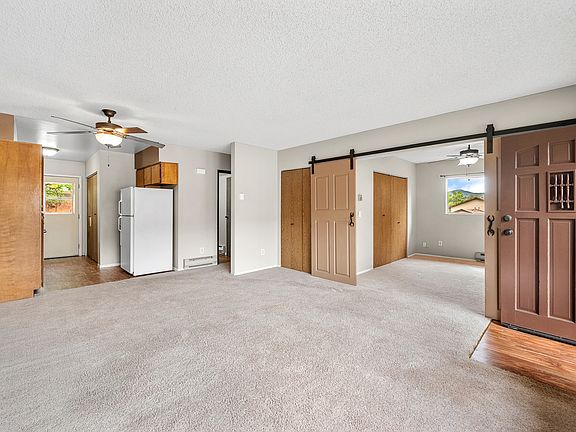 5th image of 207 E Aubrey St