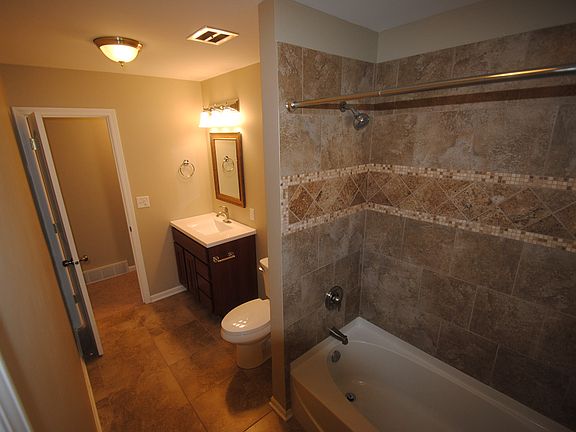 4th image of 1404 Brentwood Dr