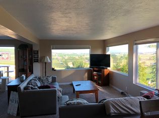 1206 Swan Rd, Sunnyside, WA 98944