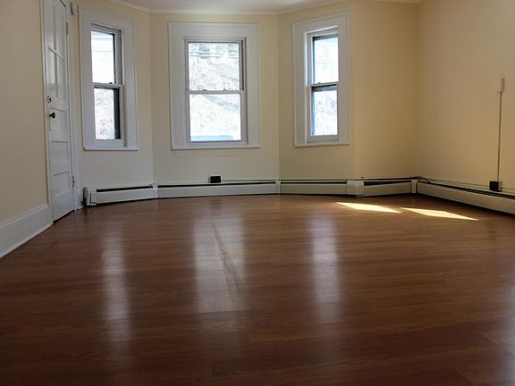 Living room (Continued)