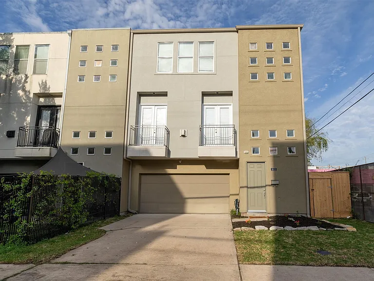 903 Roy St — Photo 31