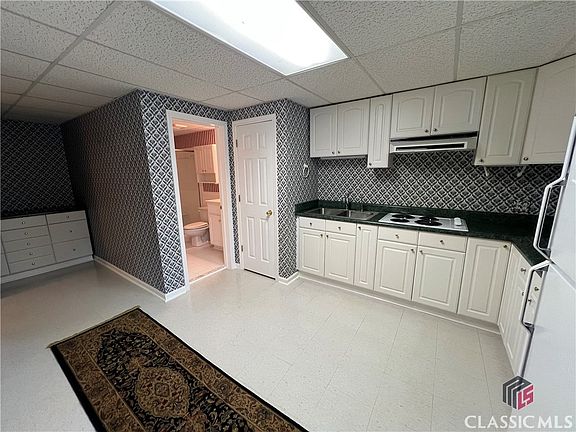 2nd image of 1380 Granite Drive