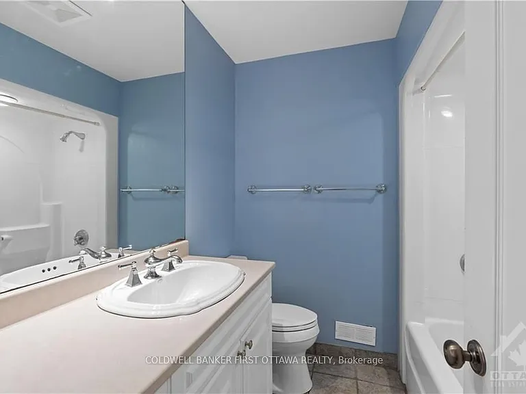12 Oakwood Ave — Photo 12