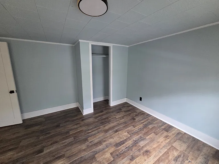 208 E Liberty St — Photo 13