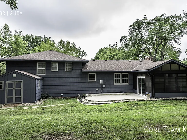 2308 W 104th St — Photo 24