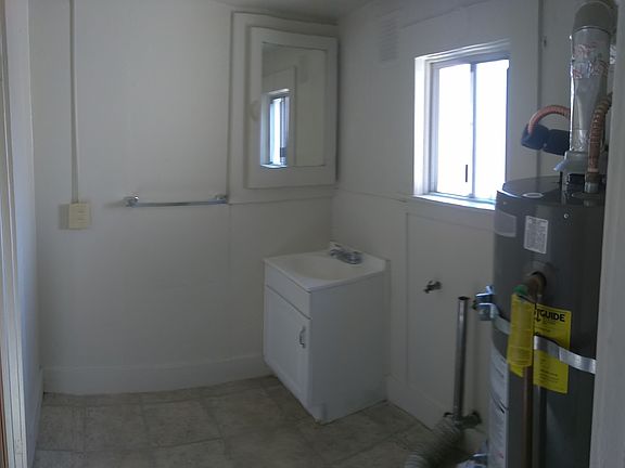 4th image of 3709 1/2 Brookdale Ave #0