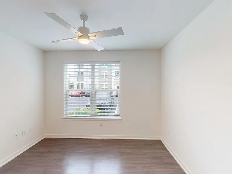 Essex Luxe Apartments — Photo 89