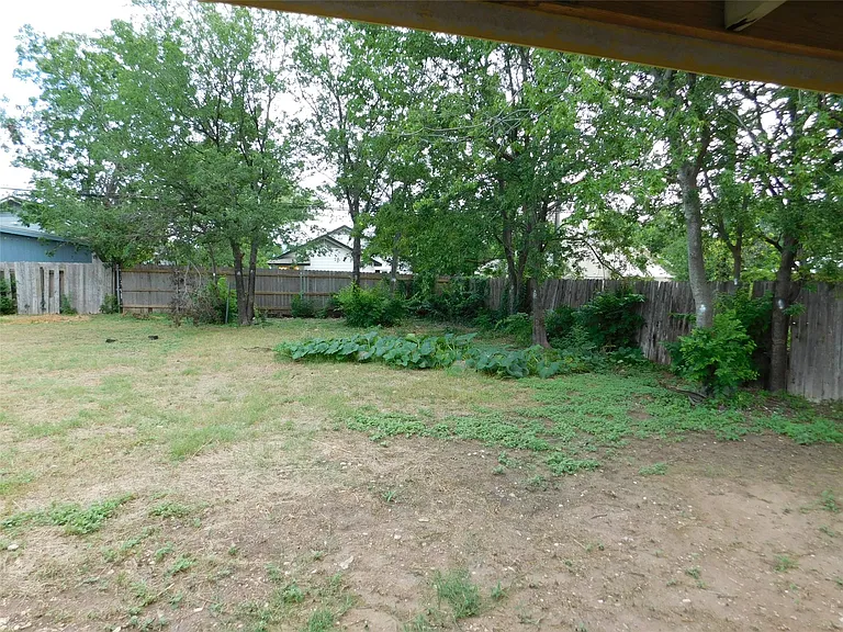 2307 Galway St — Photo 16