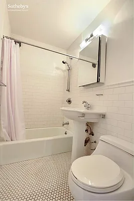 Rented by Sotheby's International Realty | media 6