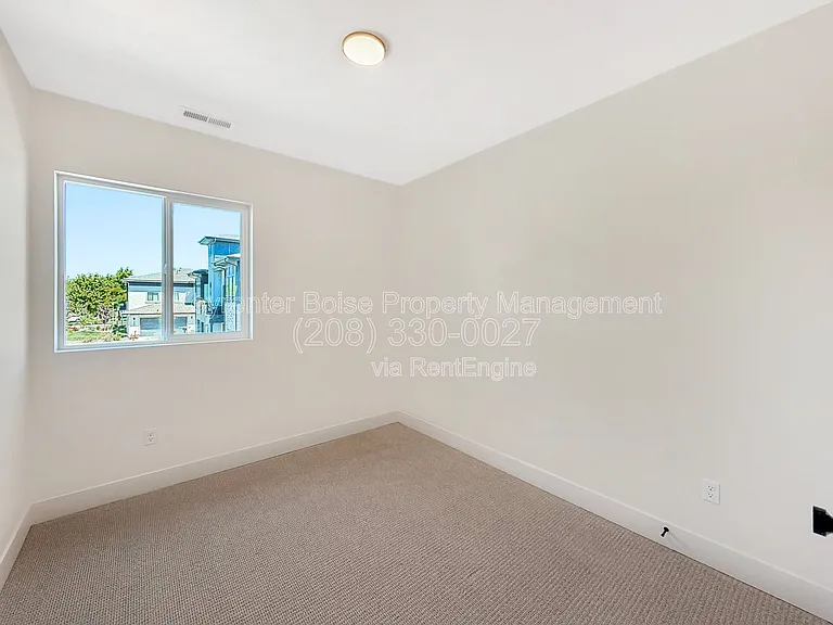 373 E Lombard Ln — Photo 13