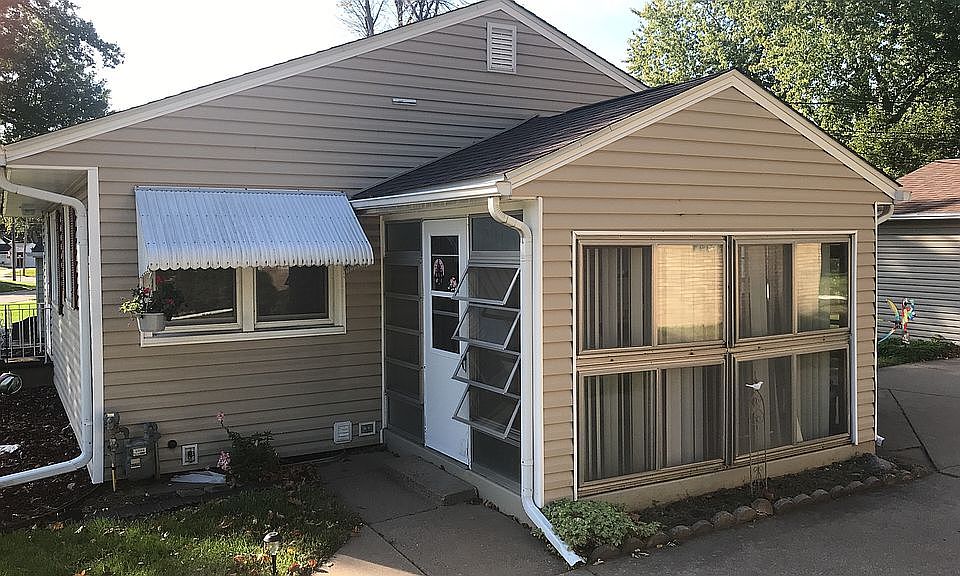2nd image of 3019 35th Ave