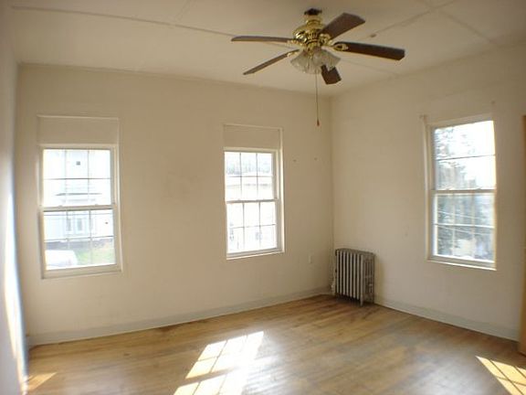 Top Apartment- living room