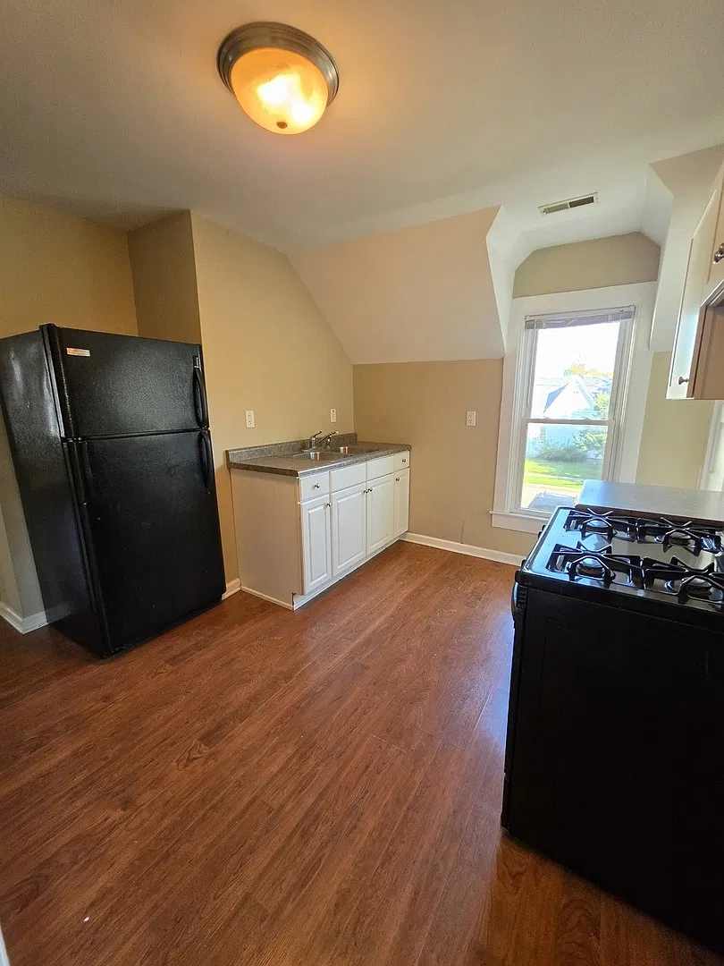 2 bed, 600 sqft, $1,150 — Photo 3
