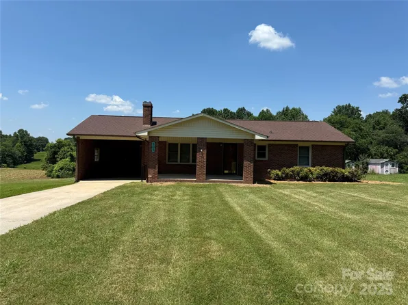 303 Mariposa Rd, Stanley, NC 28164