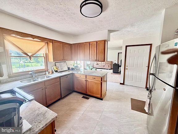 5th image of 1503 Senseny Rd