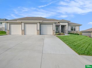 16061 C W Hadan Dr, Bennington, NE 68007