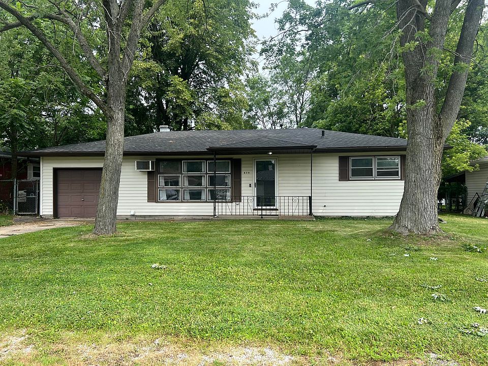 1st image of 830 W 39th Ave