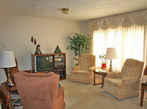 5th image of 2366 Henryanna Ave