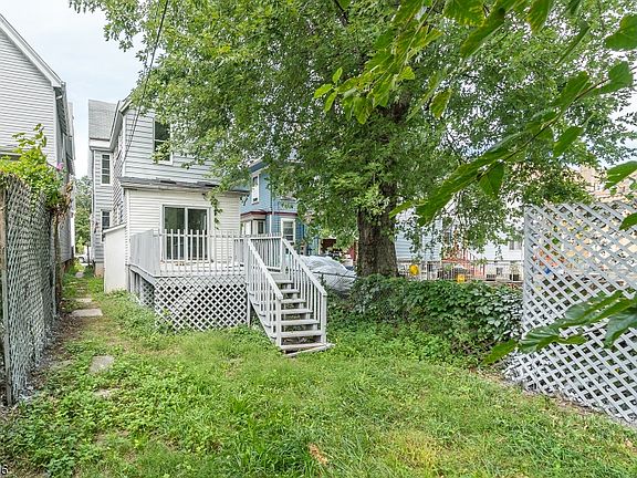 4th image of 66 Ashland Ave