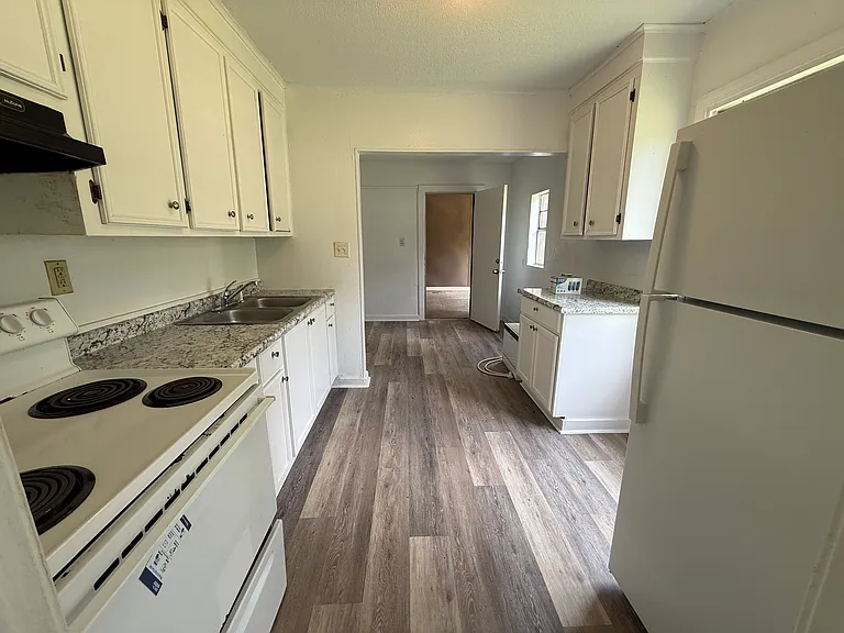 229 Archer Ave — Photo 7