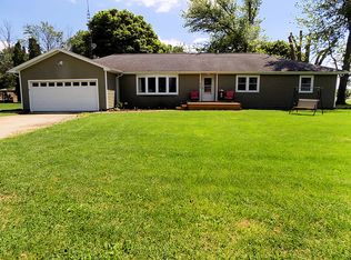 212 W 4th St, Long Point, IL 61333