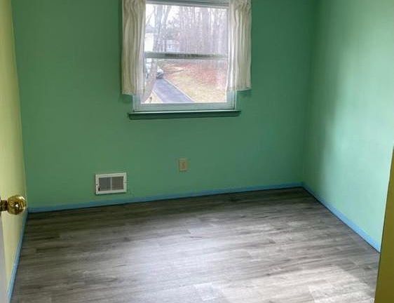 3rd image of 19 Woodchuck Ln