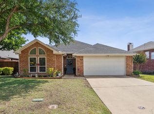 904 Dallas Ln, Lewisville, TX 75067