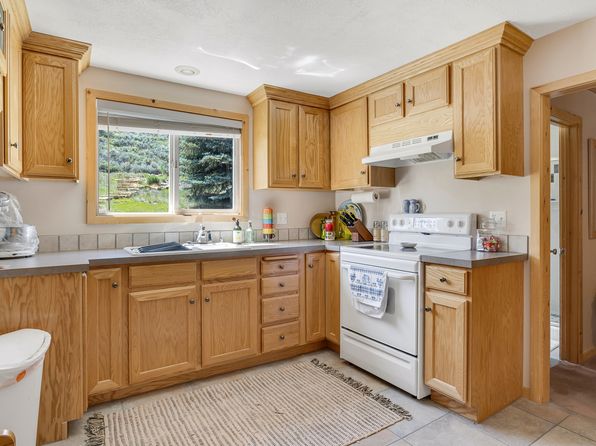 20 S Church St, Scofield, UT 84526