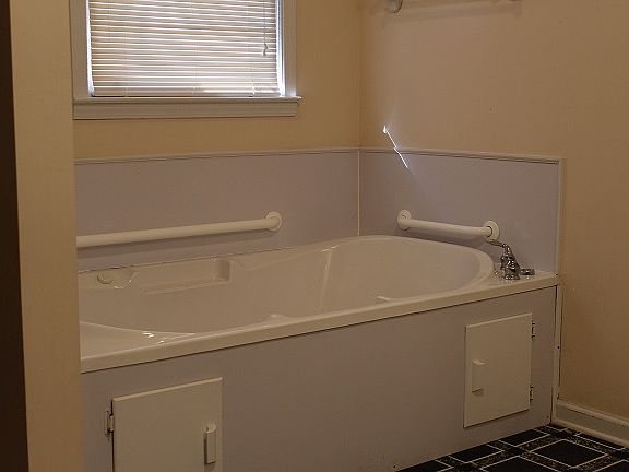 4th image of 422 Moye Dr