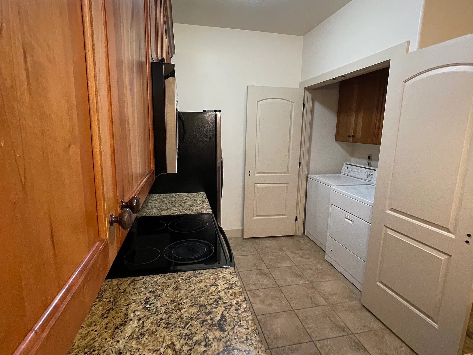 2 bed, 1100 sqft, $1,650 — Photo 4