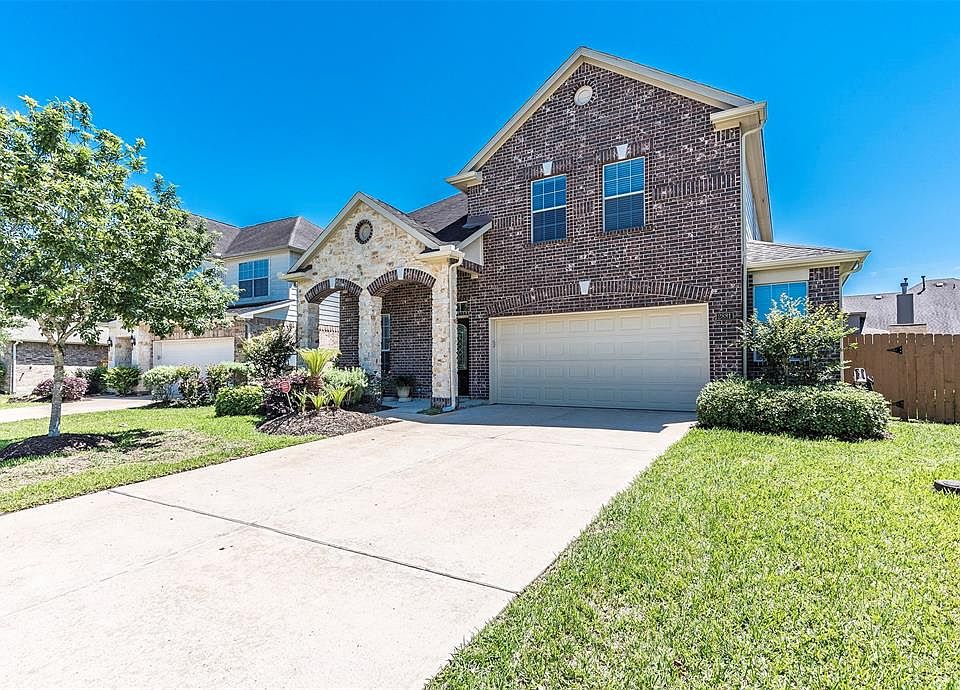 1st image of 2881 Milano Ln