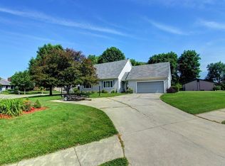 3821 Bent Oak Trl, Elkhart, IN 46517