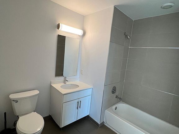 4th image of 116 37th St #810
