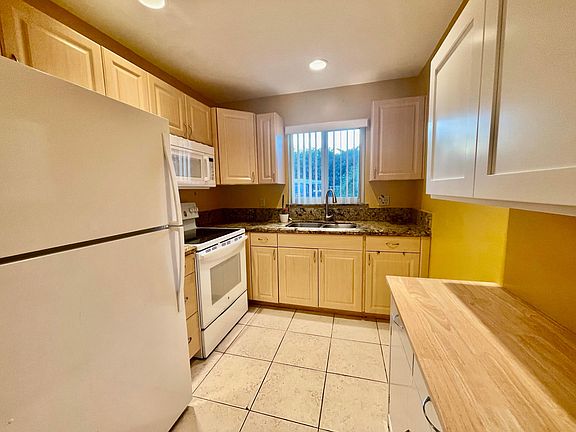 3rd image of 10 Garden Street #106s